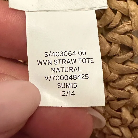 NWOT Banana Republic Woven Straw Tote with Tassel ☀️🏖️ - Picture 6 of 10